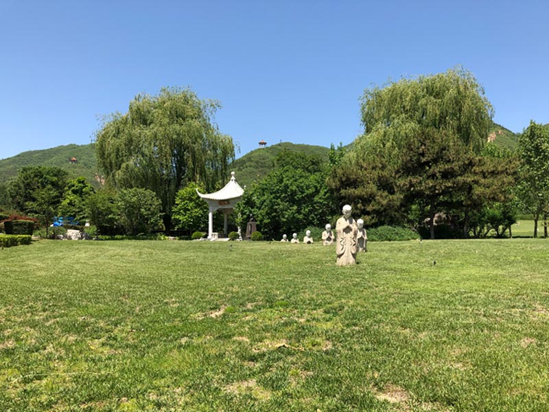 绿地雕像